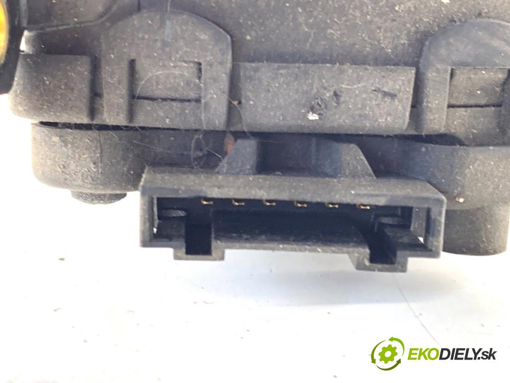 AUDI A2 liftback 2001 55 kW 1.4 1390 Potenciometer plynu 8Z1721523A (Potenciometer plynového pedálu)