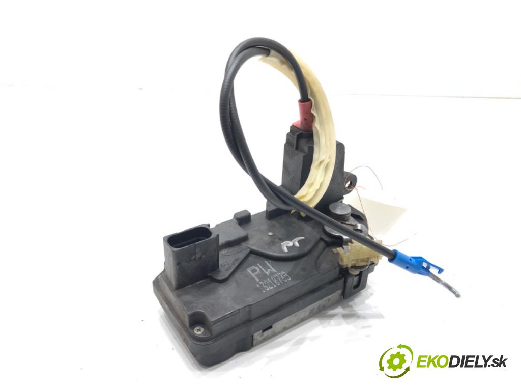 OPEL ZAFIRA B nadwozie wielkoprzestrzenne (MPV) 2006 74 kW 1.9 CDTI (M75) 1910 zámok Dvere pravy zad 13210739