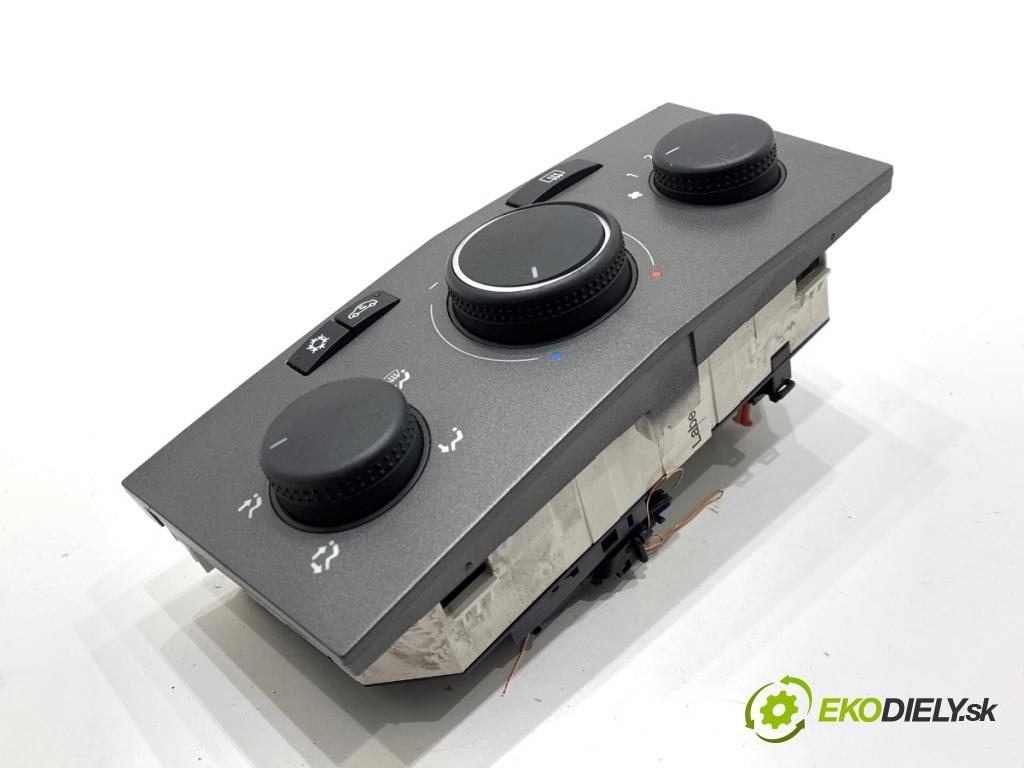 OPEL ZAFIRA B nadwozie wielkoprzestrzenne (MPV) 2006 74 kW 1.9 CDTI (M75) 1910 Panel ovládania kúrenia 13201300 (Prepínacie páčky pod volantom)