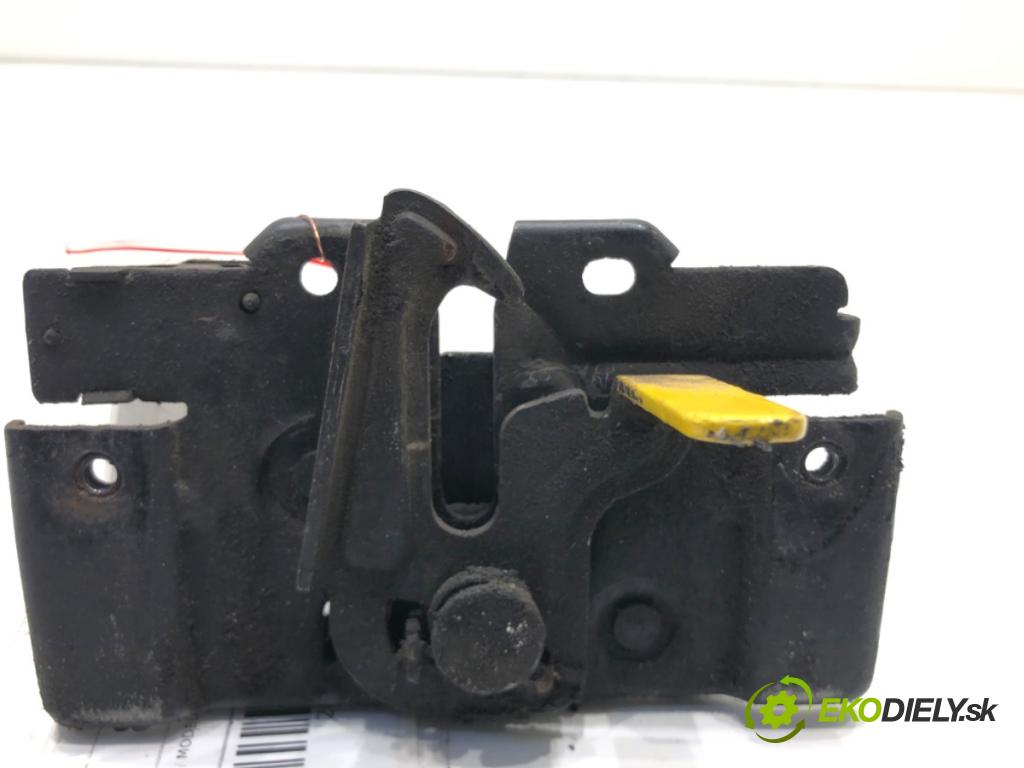 FORD FIESTA MK7 liftback 2010 55 kW 1.6 TDCi 1560 zámok kapoty přední část 