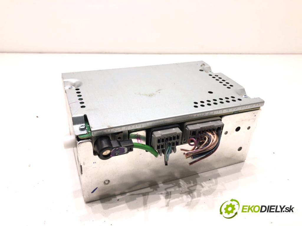 FORD FIESTA MK7 liftback 2010 55 kW 1.6 TDCi 1560 RADIO 8A6T-18C815-BR (Audio zariadenie)