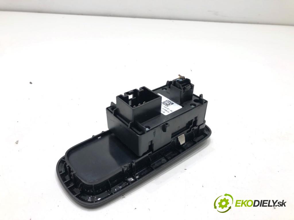 FORD FIESTA MK7 liftback 2010 55 kW 1.6 TDCi 1560 Prepínač okien 8A6T-14A-132-AC (Prepínacie páčky pod volantom)