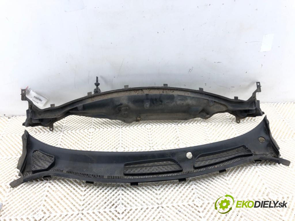 FORD FIESTA MK7 liftback 2010 55 kW 1.6 TDCi 1560 Torpédo, plast pod čelné okno 8A61-A02216-AE (Torpédo (plast pod čelným sklom))