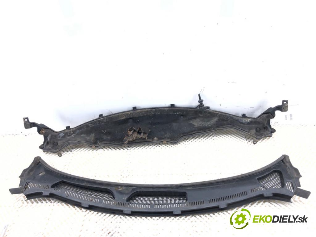 FORD FIESTA MK7 liftback 2010 55 kW 1.6 TDCi 1560 Torpédo, plast pod čelné okno 8A61-A02216-AE (Torpédo (plast pod čelným sklom))