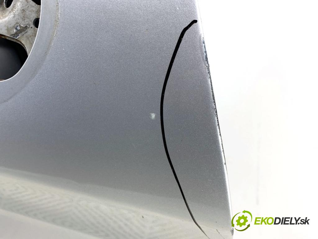 FORD FIESTA MK7 liftback 2010 55 kW 1.6 TDCi 1560 Dvere pravy predný