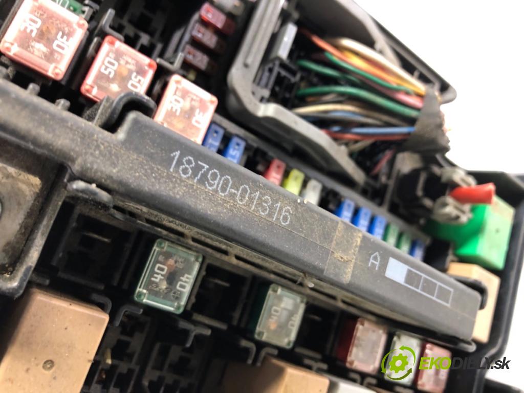 HYUNDAI SANTA FE III SUV 2014 145 kW 2.2 CRDi 4WD 2199 Skrinka poistková 91951-2W000 (Poistková skrinka)