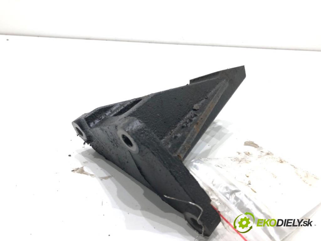 SUZUKI GRAND VITARA II samochód terenowy zamknięty 2006 95 kW 1.9 DDiS Napęd na wszystkie koła (JT419, TD44, JB419WD,... 1870 Držiak Motor