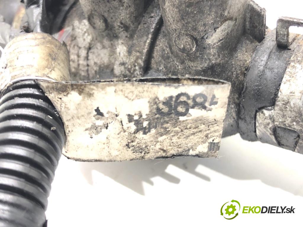 SUZUKI GRAND VITARA II samochód terenowy zamknięty 2006 95 kW 1.9 DDiS Napęd na wszystkie koła (JT419, TD44, JB419WD,... 1870 kapaliny LEDNIČKA: