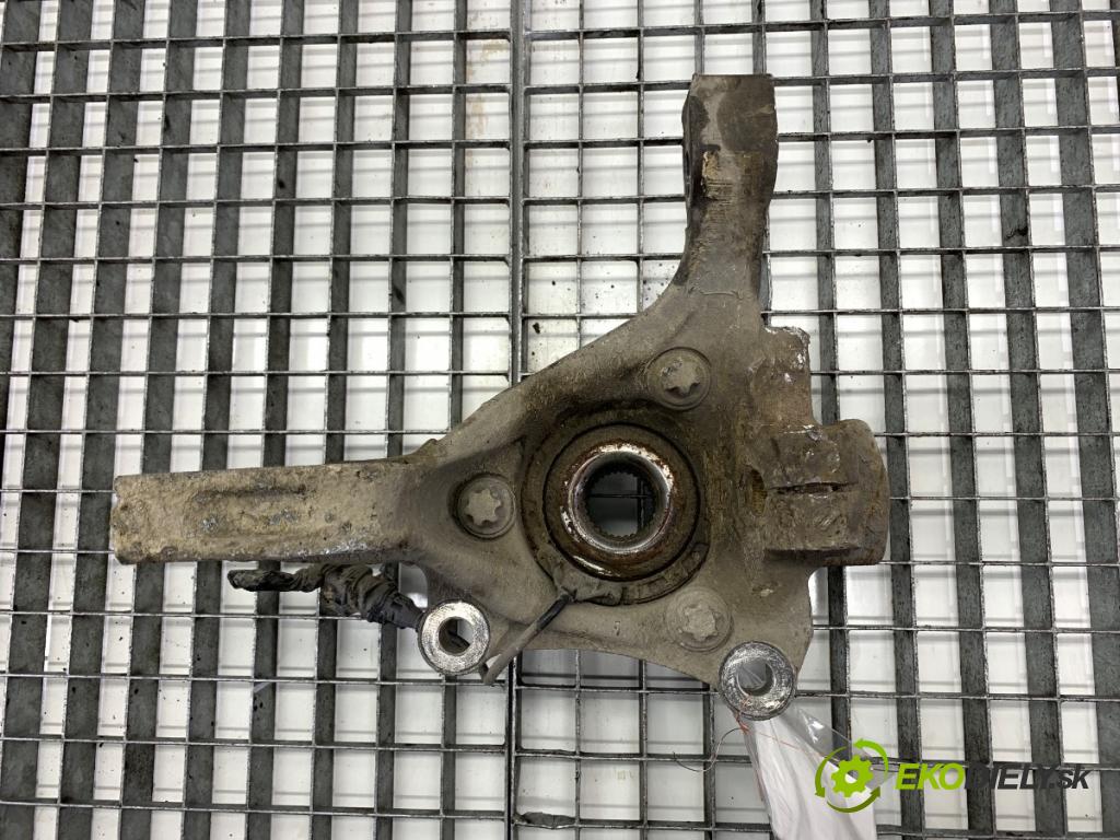 FIAT CROMA nadwozie zamknięte / kombi 2008 88 kW 1.9 MJTD (194AXB1B) 1910 náboj pravý přední část