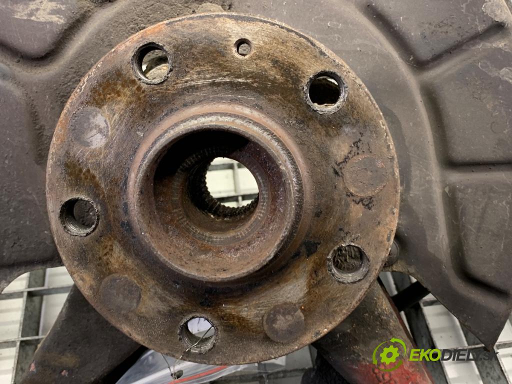 VW GOLF VI liftback 2010 77 kW 1.6 TDI 1598 náboj pravy predný