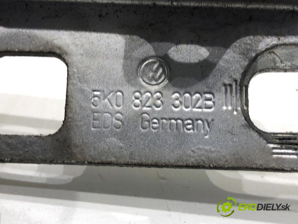 VW GOLF VI liftback 2010 77 kW 1.6 TDI 1598 závesky kapoty predný 5K0823301B 5K0823302B
