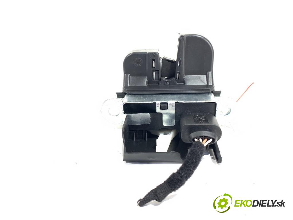 VW GOLF VI liftback 2010 77 kW 1.6 TDI 1598 zámok dverí zad