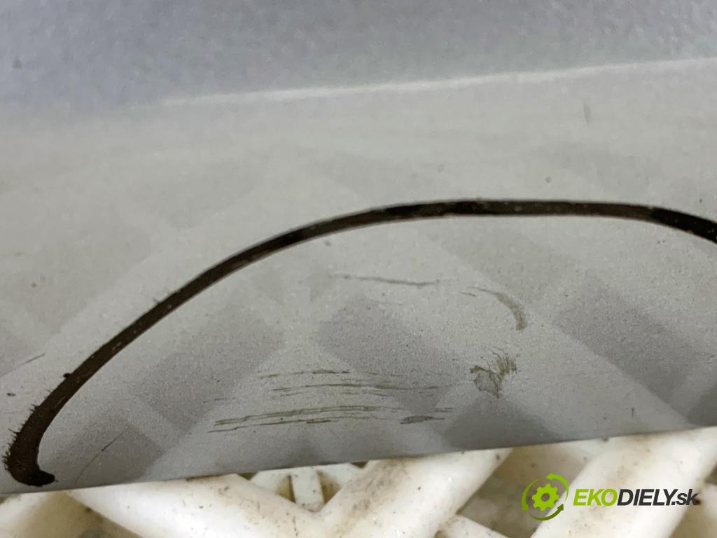 VW GOLF VI liftback 2010 77 kW 1.6 TDI 1598 kapota zad