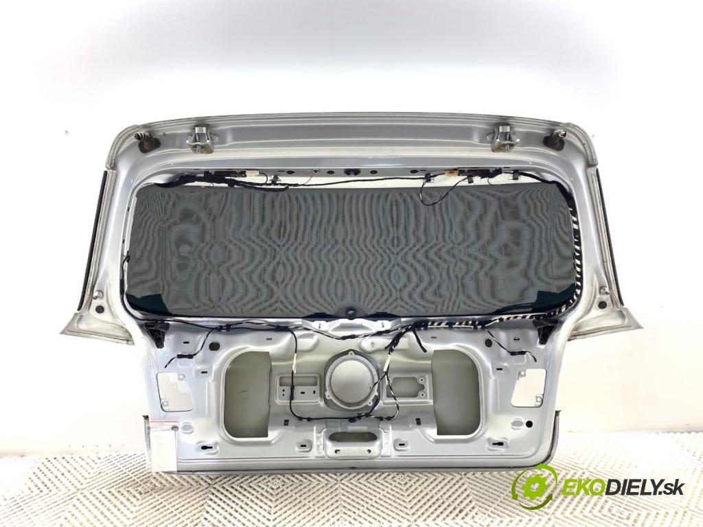 VW GOLF VI liftback 2010 77 kW 1.6 TDI 1598 kapota zadní část