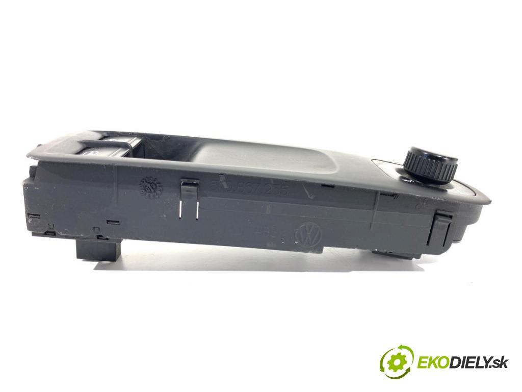 VW GOLF VI liftback 2010 77 kW 1.6 TDI 1598 Prepínač okien 5K0867255 (Prepínacie páčky pod volantom)