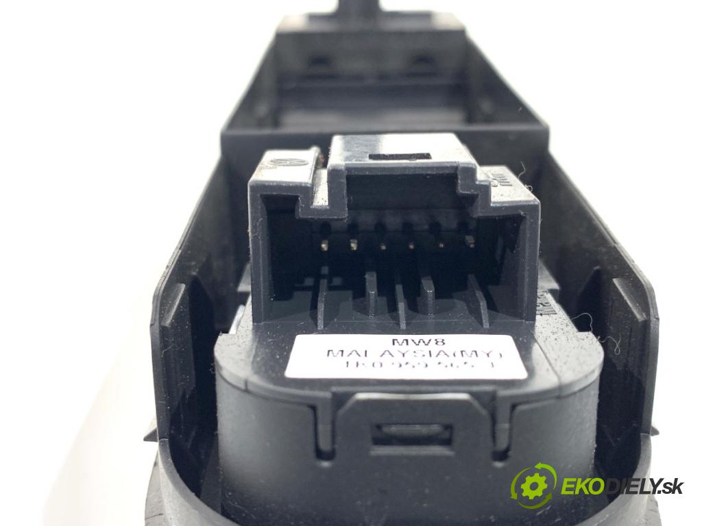 VW GOLF VI liftback 2010 77 kW 1.6 TDI 1598 Prepínač okien 5K0867255 (Prepínacie páčky pod volantom)