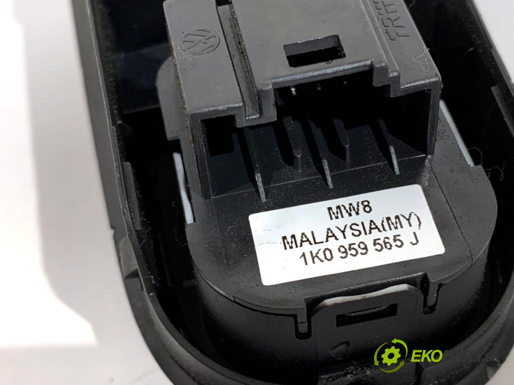 VW GOLF VI liftback 2010 77 kW 1.6 TDI 1598 Prepínač okien 5K0867255 (Prepínacie páčky pod volantom)