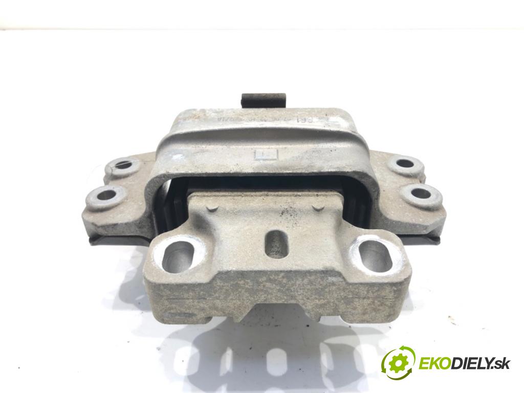 VW GOLF VI liftback 2010 77 kW 1.6 TDI 1598 AirBag Motor ľavy 1K0199555M