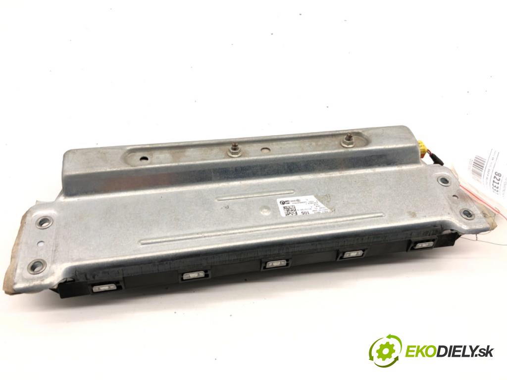 VW GOLF VI liftback 2010 77 kW 1.6 TDI 1598 AirBag koleno: 34034011E