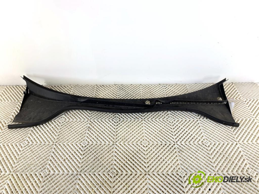 VW GOLF VI liftback 2010 77 kW 1.6 TDI 1598 Torpédo, plast pod čelné okno 1K1819415B (Torpédo (plast pod čelným sklom))