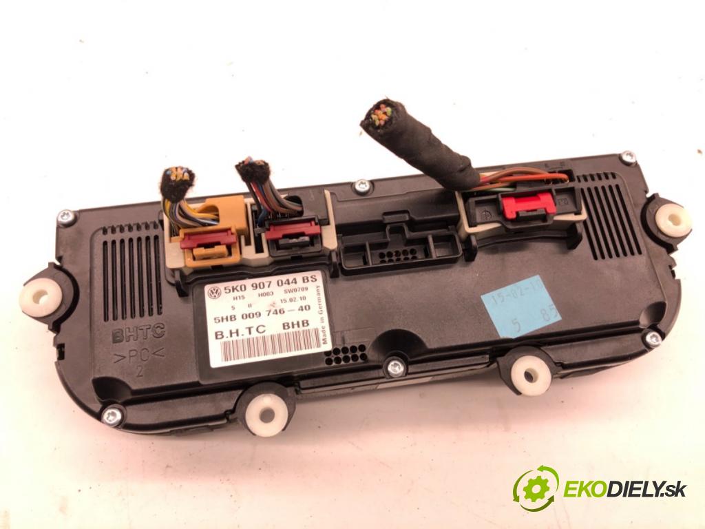 VW GOLF VI liftback 2010 77 kW 1.6 TDI 1598 Panel ovládania kúrenia 5K0907044BS (Prepínacie páčky pod volantom)
