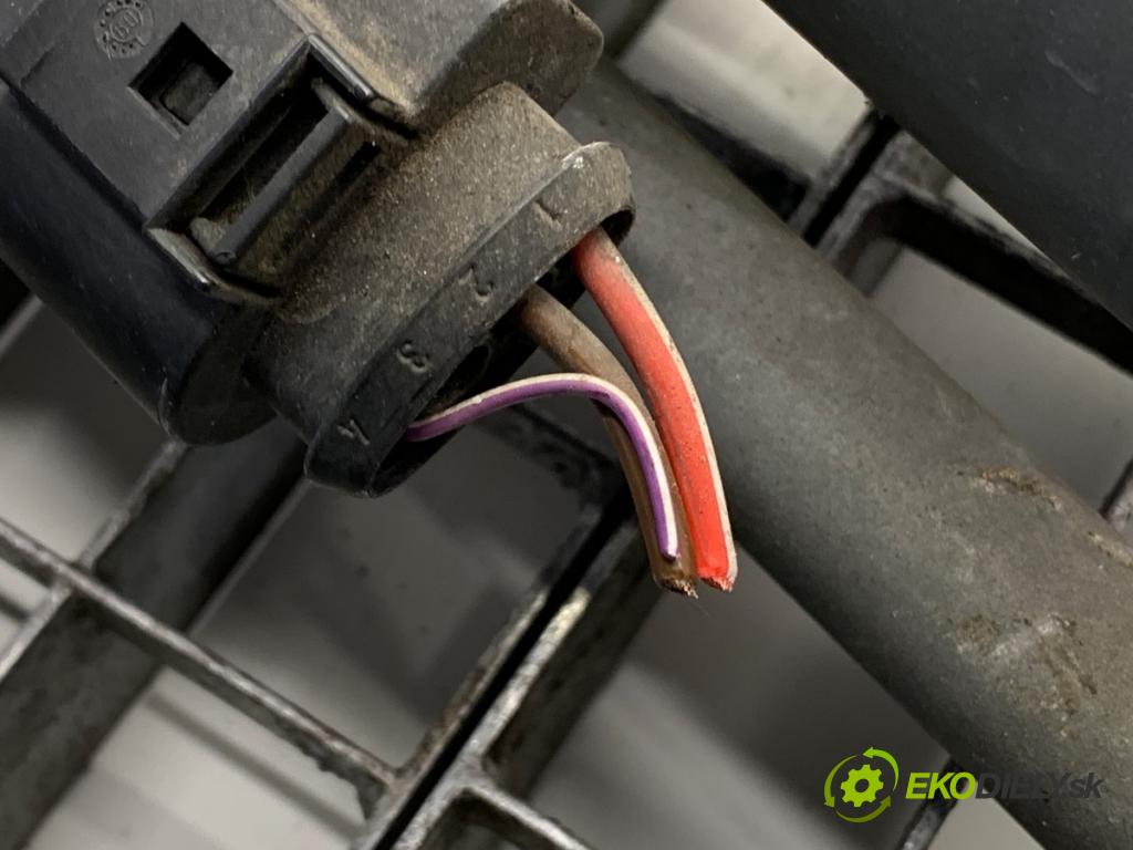 VW GOLF VI liftback 2010 77 kW 1.6 TDI 1598 Mechanizmus stieračov predný 1K1955023H (Motorček stieračov predný)