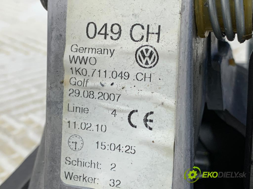 VW GOLF VI liftback 2010 77 kW 1.6 TDI 1598 Kulisa 1K0711049CH (Rýchlostná páka (kulisa))