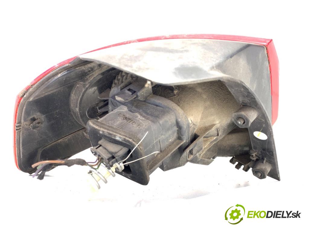 VW GOLF VI liftback 2010 77 kW 1.6 TDI 1598 Svetlo pravy zad 5K0945112