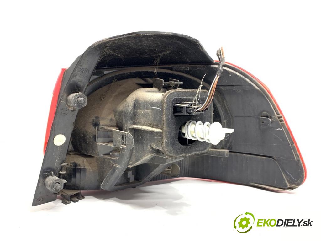 VW GOLF VI liftback 2010 77 kW 1.6 TDI 1598 Svetlo ľavy zad 5K0945111