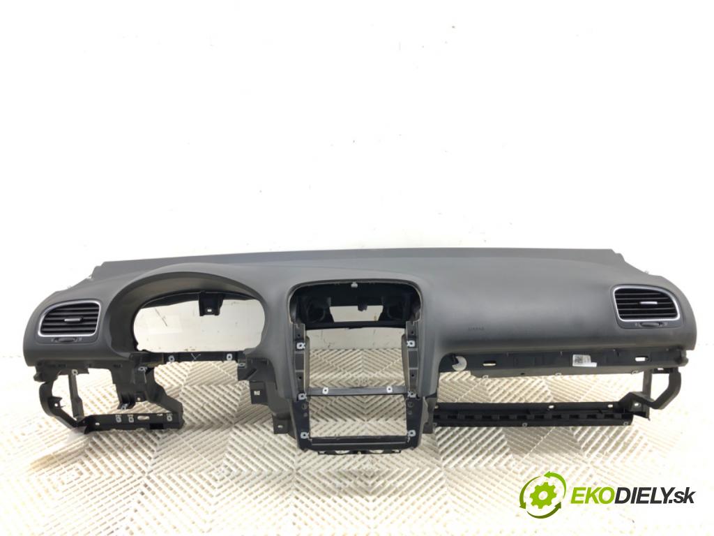 VW GOLF VI liftback 2010 77 kW 1.6 TDI 1598 Palubná doska 5N0010718F (Palubná doska)