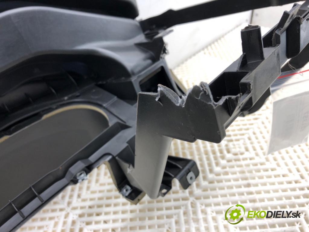 VW GOLF VI liftback 2010 77 kW 1.6 TDI 1598 Palubná doska 5N0010718F (Palubná doska)