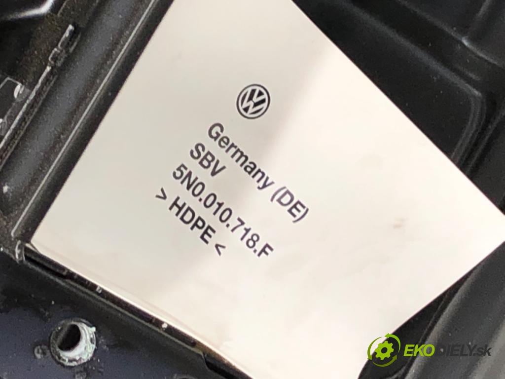 VW GOLF VI liftback 2010 77 kW 1.6 TDI 1598 Palubná doska 5N0010718F (Palubná doska)