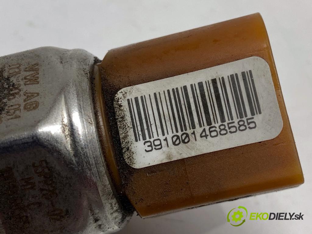 VW GOLF VI liftback 2010 77 kW 1.6 TDI 1598 Snímač tlaku paliva 03L906051 (Snímač)