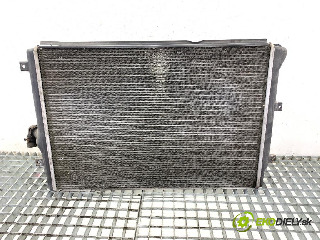 VW GOLF VI liftback 2010 77 kW 1.6 TDI 1598 chladič vody 1K0121251DD (Vodní chladič)