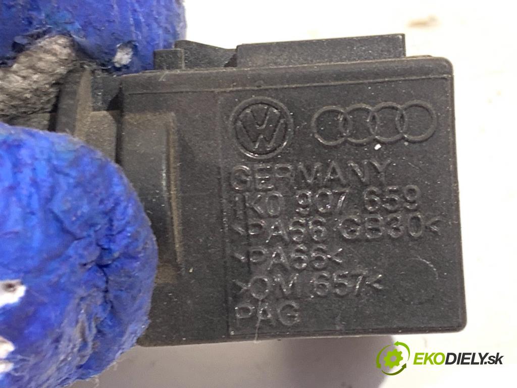 VW GOLF VI liftback 2010 77 kW 1.6 TDI 1598 Snímač kvality vzduchu 1K0907659