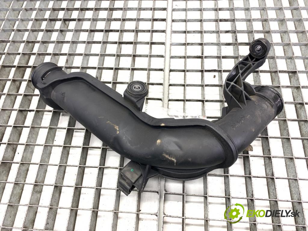 VW GOLF VI liftback 2010 77 kW 1.6 TDI 1598 Rúra vzduchu 1K0145770AE