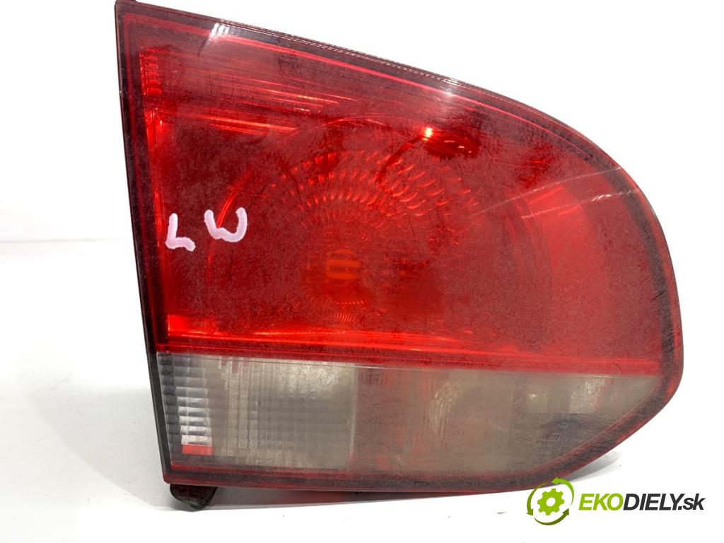 VW GOLF VI liftback 2010 77 kW 1.6 TDI 1598 Svetlo zad ľavá strana vnútorná  (Kľučka dverí ostatné)