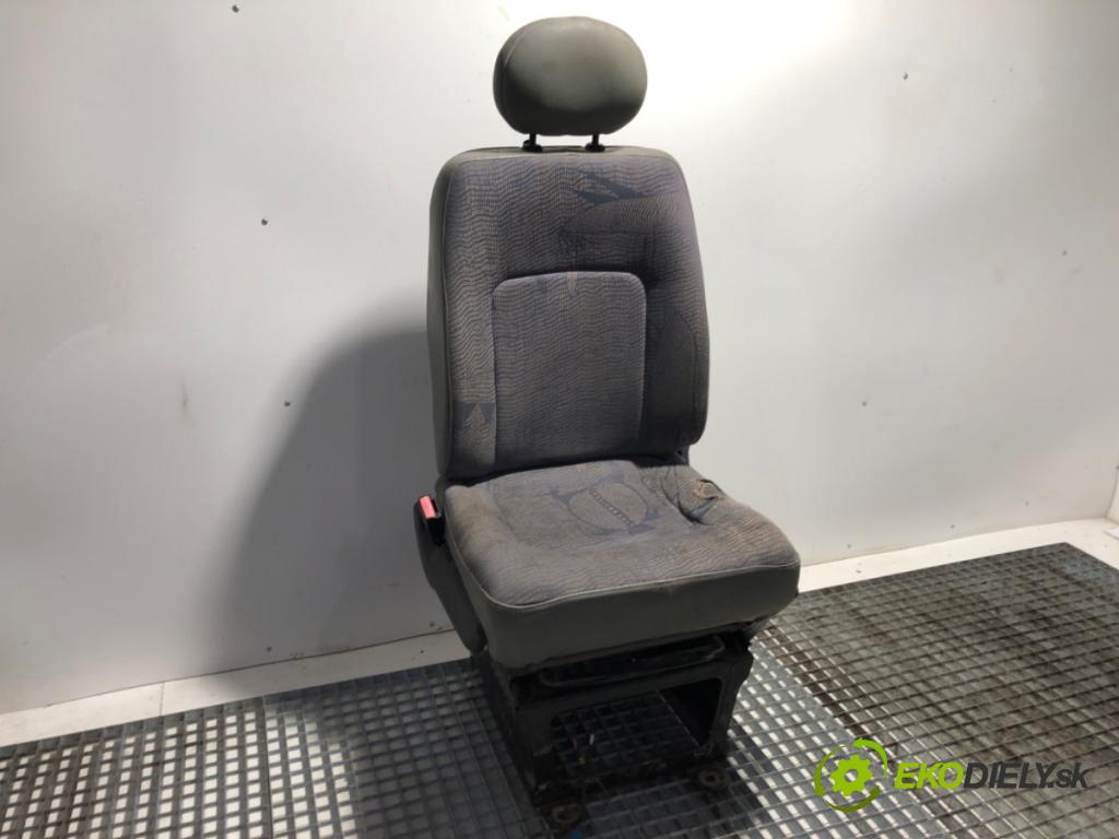 RENAULT MASTER II Skrzynia 2002 84 kW 2.8 dTI 2799 Sedadlo ľavy predný