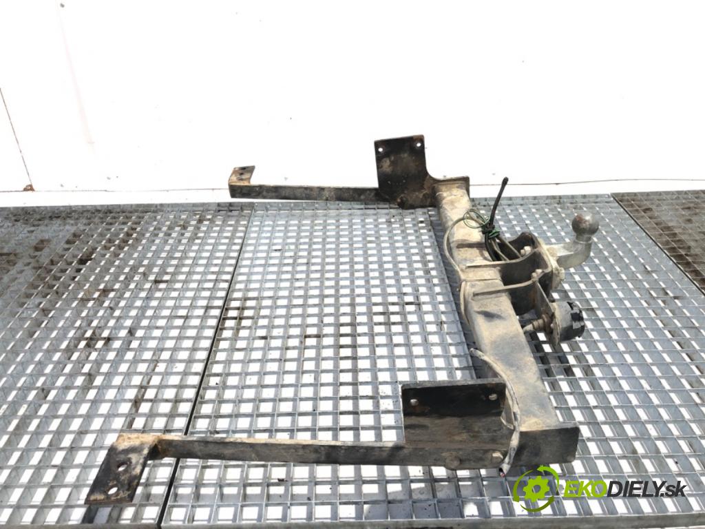 RENAULT MASTER II Skrzynia 2002 84 kW 2.8 dTI 2799 Hák ťažné zariadenie  (Ťažné zariadenie)