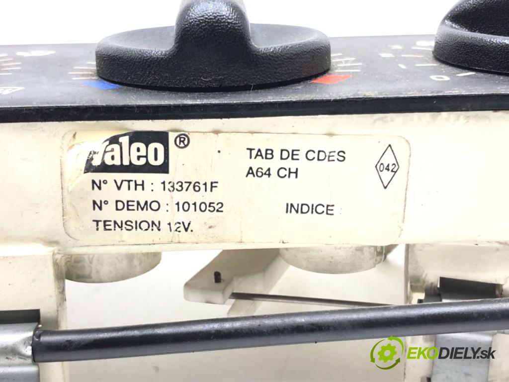 RENAULT MASTER II Skrzynia 2002 84 kW 2.8 dTI 2799 Panel ovládania kúrenia 133761F (Prepínacie páčky pod volantom)