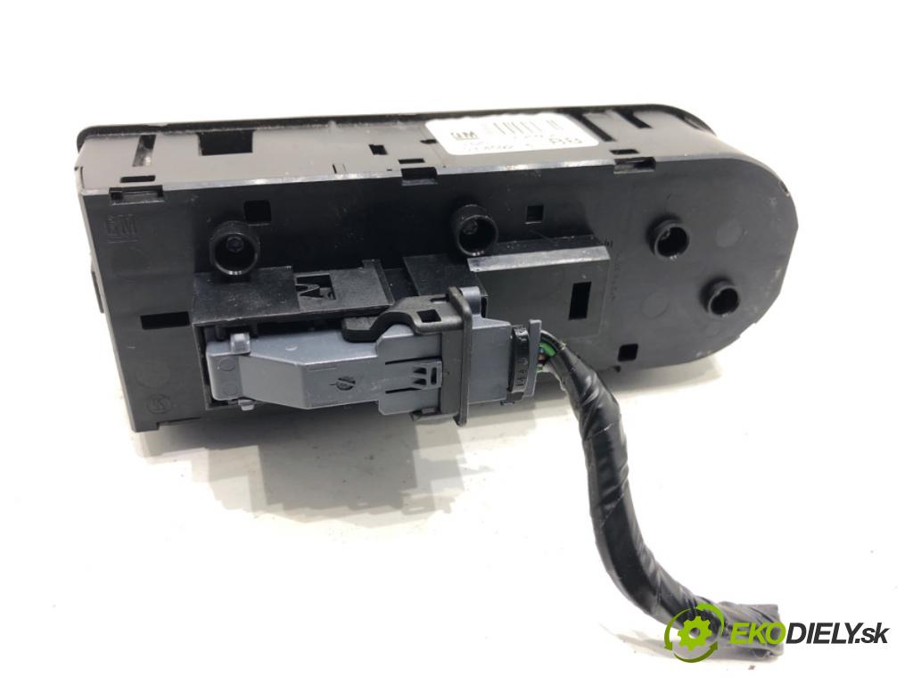 OPEL ZAFIRA B nadwozie wielkoprzestrzenne (MPV) 2005 77 kW 1.6 (M75) 1598 Prepínač okien 13209203 (Prepínacie páčky pod volantom)