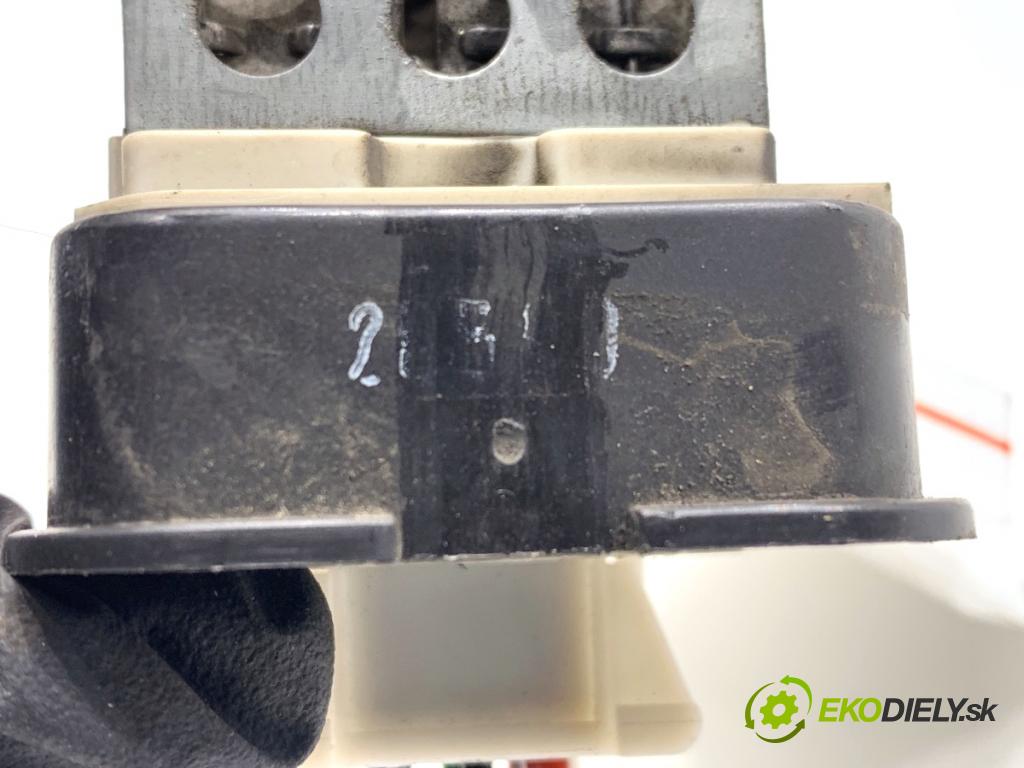 OPEL ZAFIRA B nadwozie wielkoprzestrzenne (MPV) 2005 77 kW 1.6 (M75) 1598 Odpor, rezistor kúrenia vzduchu  (Odpor (rezistor) kúrenia)