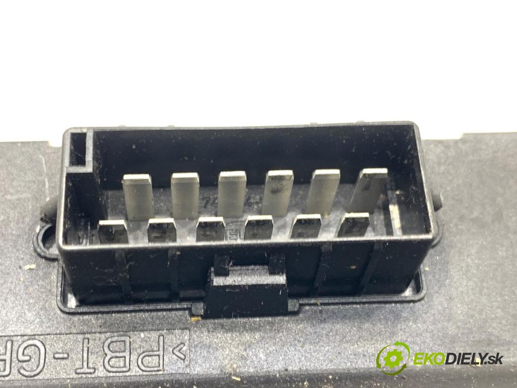 OPEL ZAFIRA B nadwozie wielkoprzestrzenne (MPV) 2005 77 kW 1.6 (M75) 1598 modul tažného oka 24453850 (Řídící jednotka ostatní)