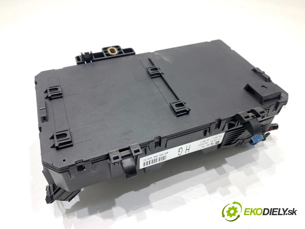 OPEL ZAFIRA B nadwozie wielkoprzestrzenne (MPV) 2005 77 kW 1.6 (M75) 1598 modul BSI 13206759 (Pojistková skříňka)