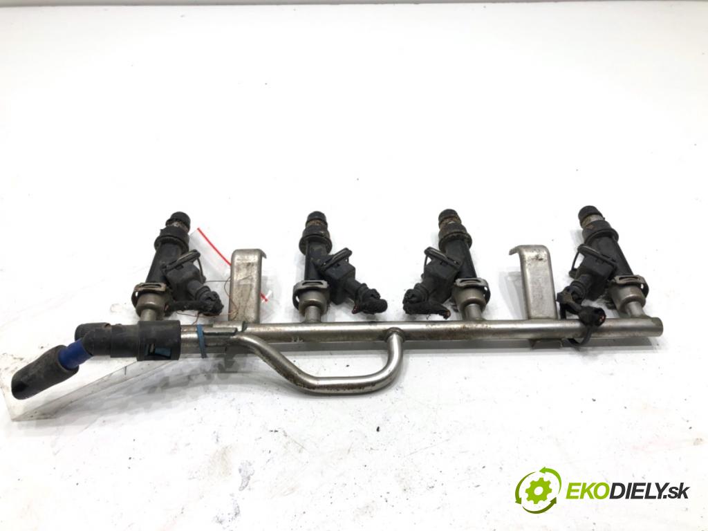 OPEL ZAFIRA B nadwozie wielkoprzestrzenne (MPV) 2005 77 kW 1.6 (M75) 1598 Lišta vstrekovacia  (Vstrekovacia lišta)