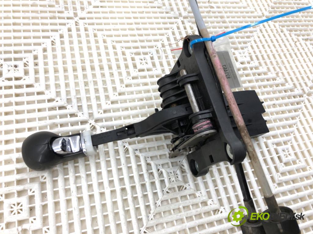 OPEL ZAFIRA B nadwozie wielkoprzestrzenne (MPV) 2005 77 kW 1.6 (M75) 1598 Kulisa 55354140 (Rýchlostná páka (kulisa))