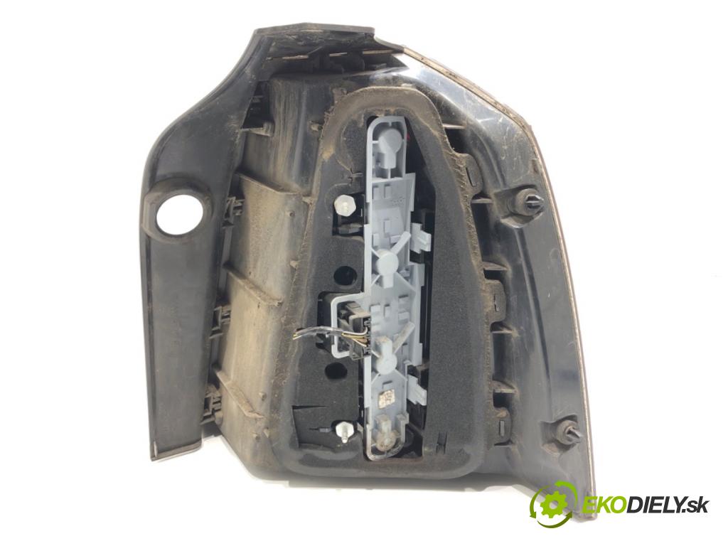 OPEL ZAFIRA B nadwozie wielkoprzestrzenne (MPV) 2005 77 kW 1.6 (M75) 1598 Svetlo pravy zad 24451841