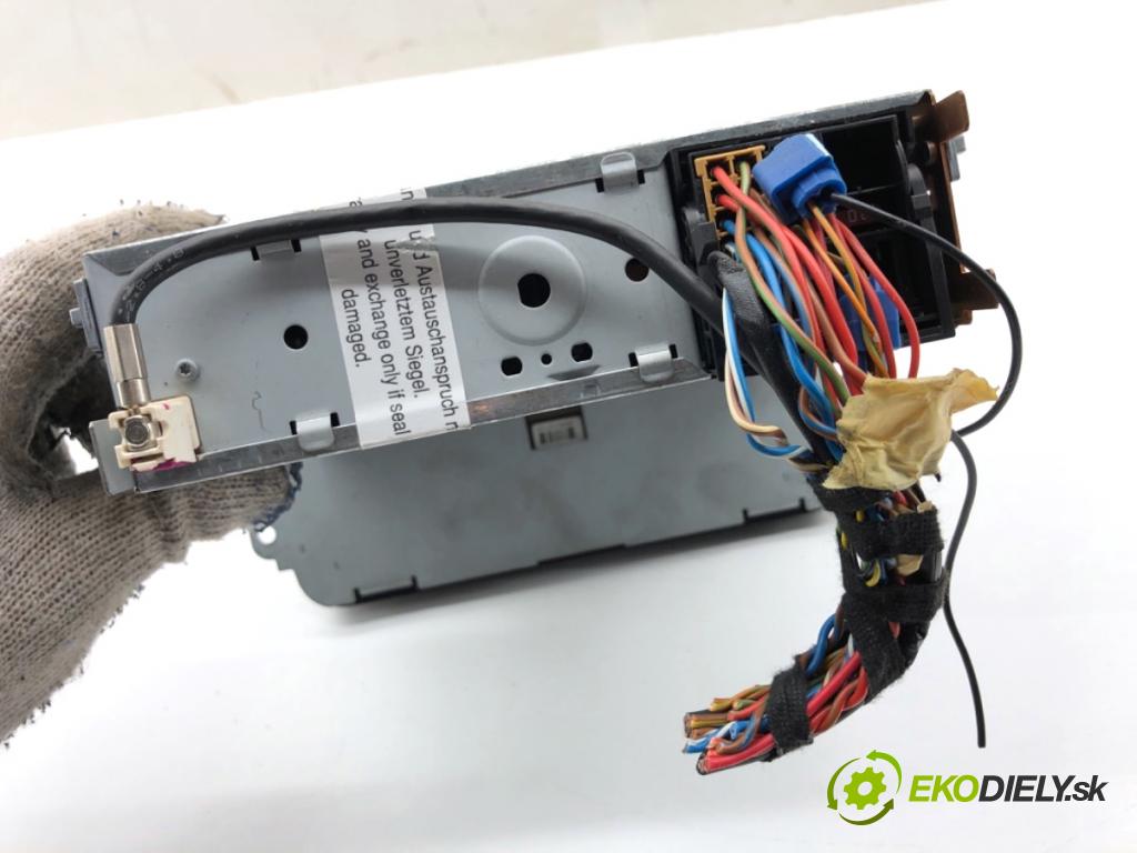 SKODA FABIA II liftback 2009 51 kW 1.2 LPG 1198 RADIO 5J0035161A (Audio zariadenie)