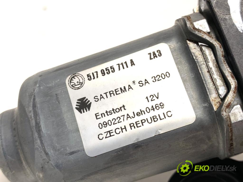 SKODA FABIA II liftback 2009 51 kW 1.2 LPG 1198 Motor stieračov zad 5J7955711A