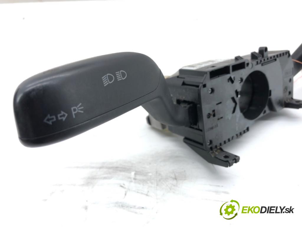 SKODA FABIA II liftback 2009 51 kW 1.2 LPG 1198 Prepínač kombinovaný 7H0953503CQ (Prepínacie páčky pod volantom)